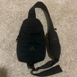 Adidas ESSENTIALS 3 SLING BAG